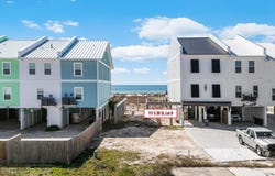 117 S 38th St, Mexico Beach, FL 32456