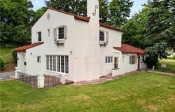 799 Woods Road, Syracuse, NY 13209