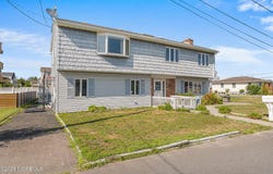 113 Illinois Avenue, Waretown, NJ 08758