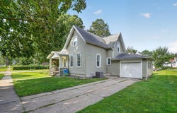 621 Iowa Street, Cedar Falls, IA 50613