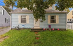 12 Deacon Avenue, Warwick, RI 02886
