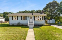 109 Lincoln Rd, Rockland, MA 02370
