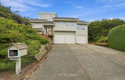 88692 Shoreline Dr, Florence, OR 97439