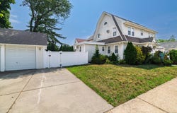 59 Hampton Road, Lynbrook, NY 11563