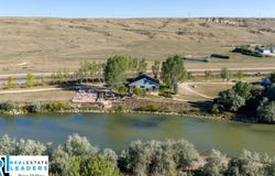 107 Coal Shadow Rd, Evansville, WY 82637