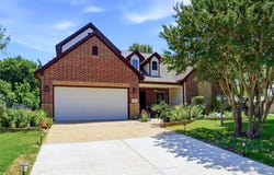 726 Forest Street, Grapevine, TX 76051