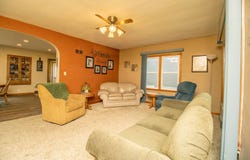 1211 4th st, Hull, IA 51239