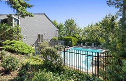 44 EAGLE CREST Dr, LakeOswego, OR 97035