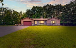 5 Acorn Lane, Lewiston, ME 04240
