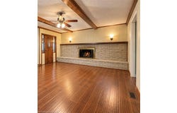 1305 Meadow LN, Fort Smith, AR 72908