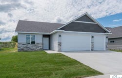 313 Falcon Run, Eagle Lake, MN 56025