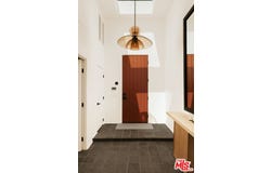5698 Holly Oak Dr, Los Angeles, CA 90068
