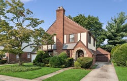 23 Wisteria Avenue, Mineola, NY 11501