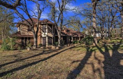 205 William Wallace Drive, Burleson, TX 76028