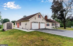 3049 SPRING Road, CARLISLE, PA 17013