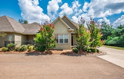 2004 Stonebridge, OXFORD, MS 38655
