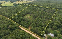 Robin Drive, Stoutland, MO 65567