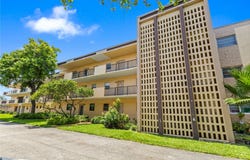 201 Berkley Rd, Hollywood, FL 33024