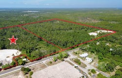 902 Gray Ave, Carrabelle, FL 32322