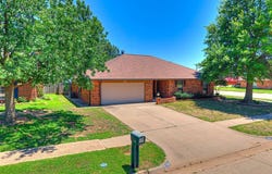 700 N Briarcliff Drive, Moore, OK 73170
