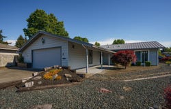 604 Hemlock Avenue, Central Point, OR 97502