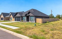515 Waggoner LN, Barling, AR 72923