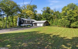4822 PERKIOMEN CREEK Road, SCHWENKSVILLE, PA 19473