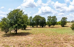 N Magnolia Ave, Luling, TX 78648