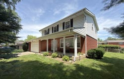 2022 E Woodview Drive, Mount Prospect, IL 60056