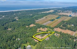 87202 McTimmons Ln, Bandon, OR 97411