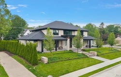 1099 N Glenhurst Drive, Birmingham, MI 48009
