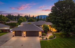 8290 N Summerfield Loop, Hayden, ID 83835