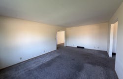 305 Beacon Place, Columbus, NE 68601