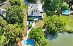 70 Finns Point Ln, Hampton, VA 23669