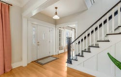 523 E 9TH St, TheDalles, OR 97058