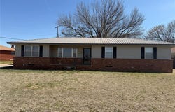 826 Hillcrest Drive, Watonga, OK 73772