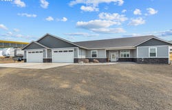 417 SW QUINNEY Pl, Pendleton, OR 97801