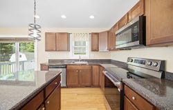 39 Mulberry St, Brockton, MA 02302