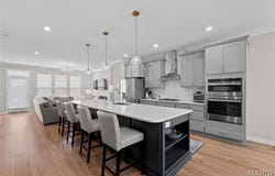 8933 Eager Road, St Louis, MO 63144