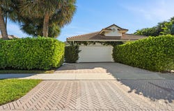 2940 Twin Oaks Way, Wellington, FL 33414