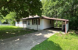 13 Lambert Drive, Mt. Carmel, IL 62863