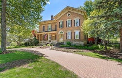 1542 Plainfield Road, Oswego, IL 60543
