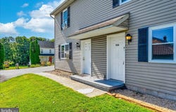 33-33A W PENNSYLVANIA Avenue, STEWARTSTOWN, PA 17363
