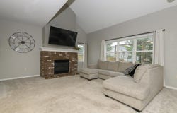 1887 Wayside Dr, Hartford, WI 53027