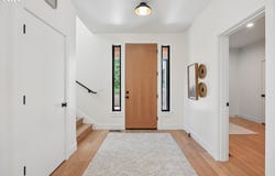 15592 WALUGA Dr, LakeOswego, OR 97035