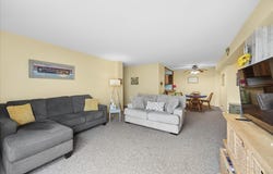 2211 S Stewart Avenue S, Lombard, IL 60148