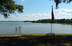 41 White Ln, Many, LA 71449