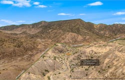 34 Rincon Canada, Abiquiu, NM 87510