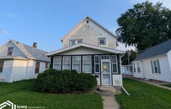 307 Harrison Avenue, Burlington, IA 52601