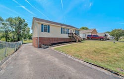 905 Stokes Dr, Roanoke, VA 24019